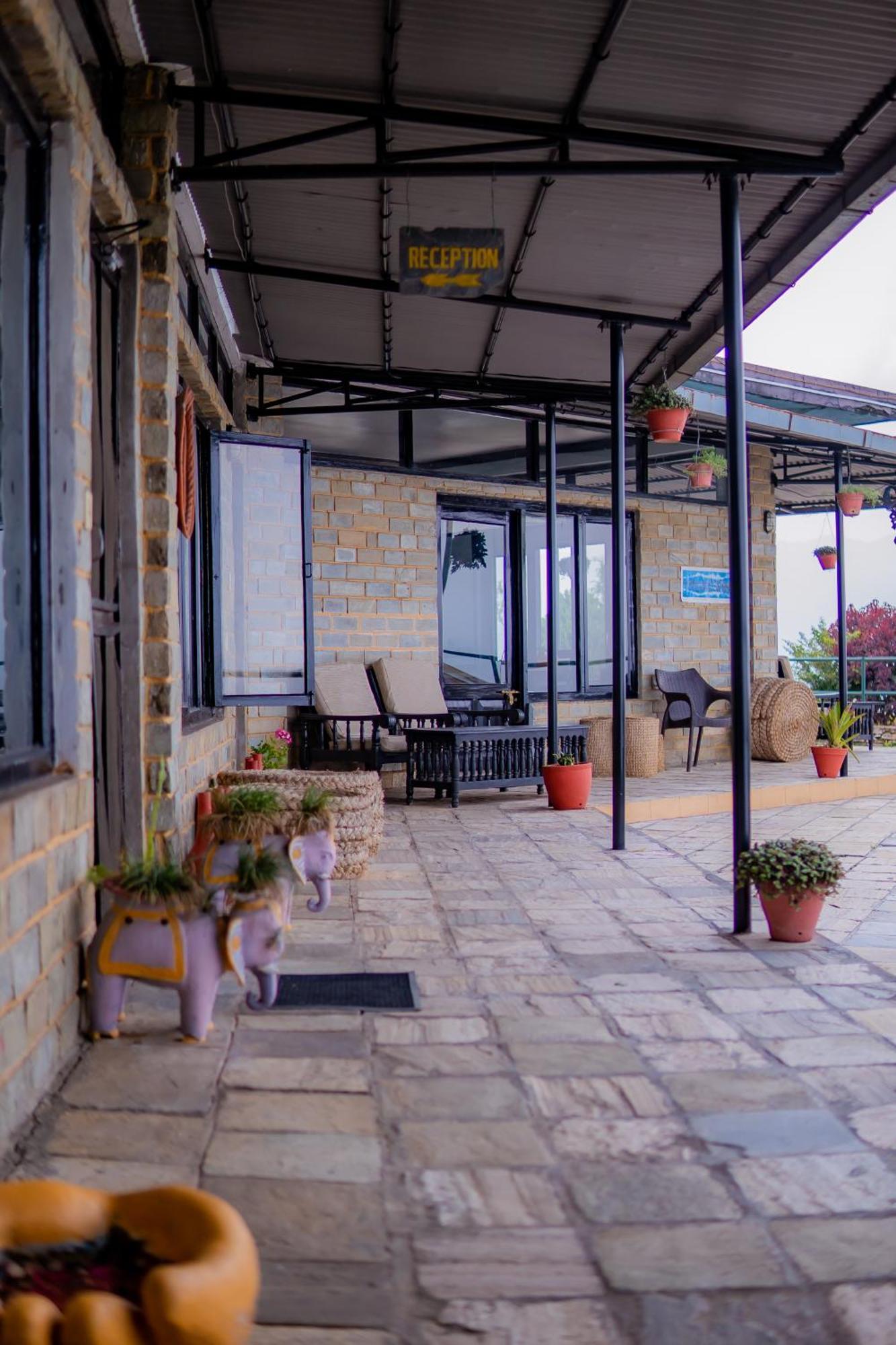 รานีบัน รีทรีต Hotel โพคารา ภายนอก รูปภาพ