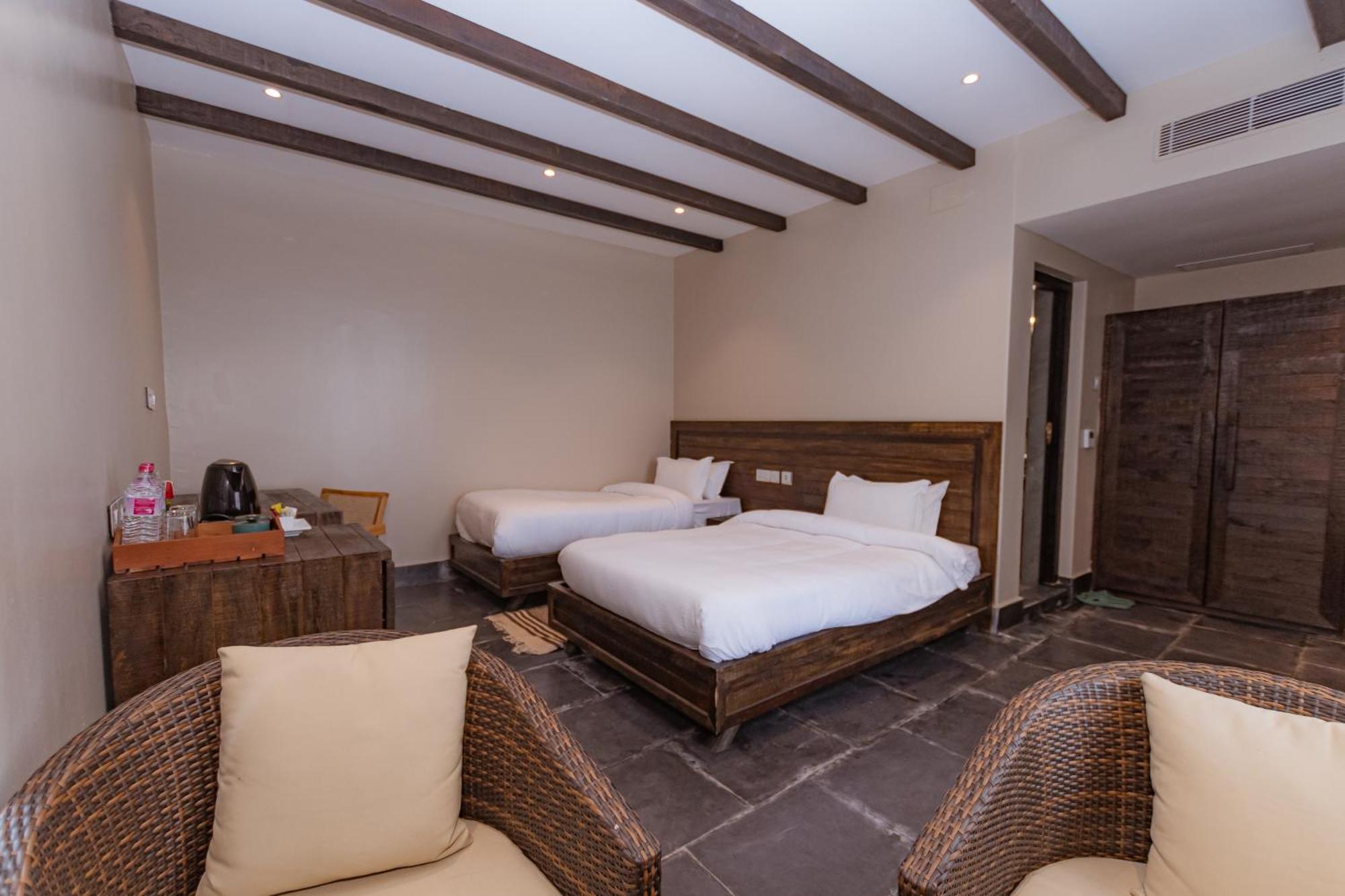 รานีบัน รีทรีต Hotel โพคารา ภายนอก รูปภาพ