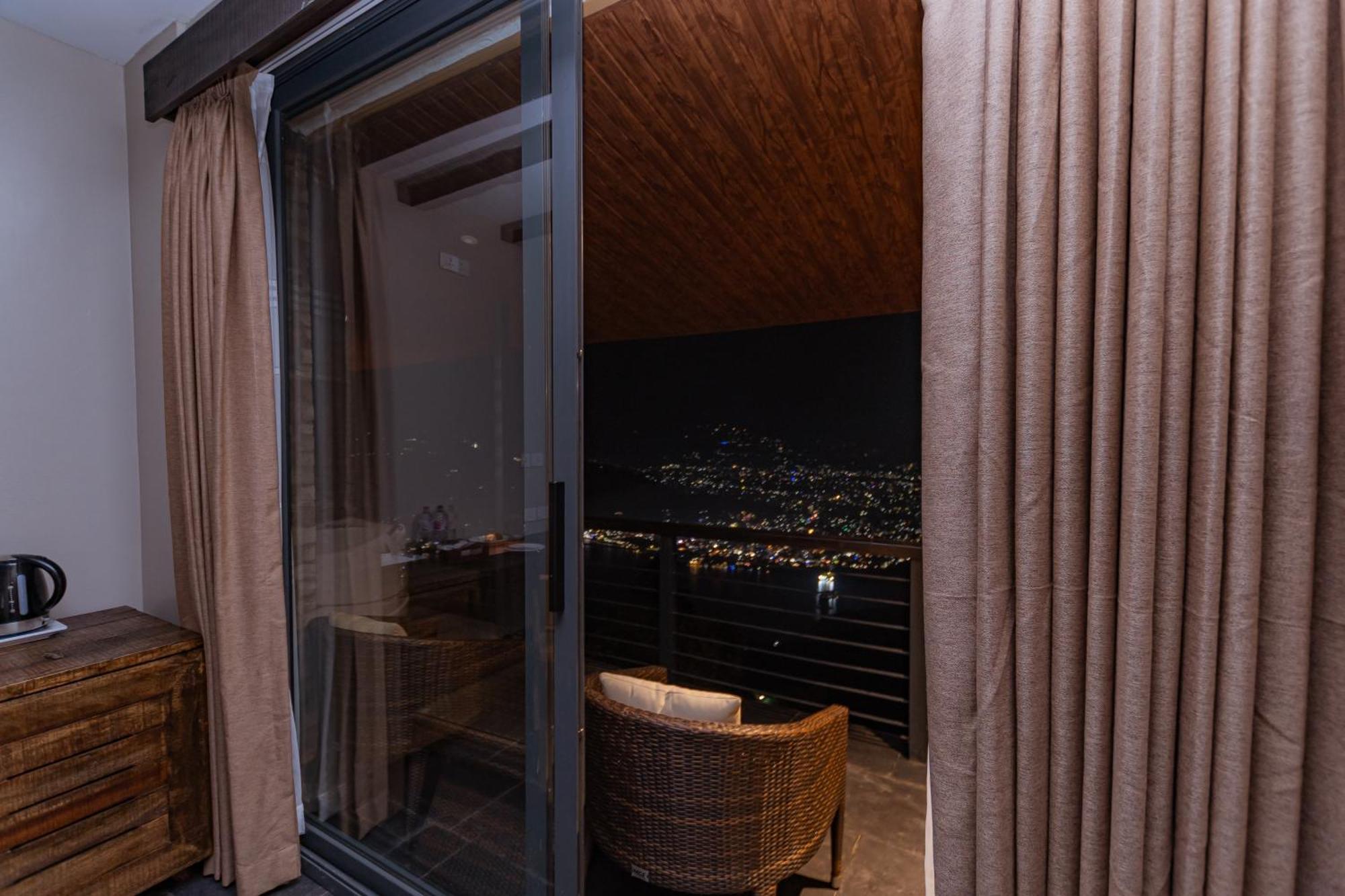 รานีบัน รีทรีต Hotel โพคารา ภายนอก รูปภาพ