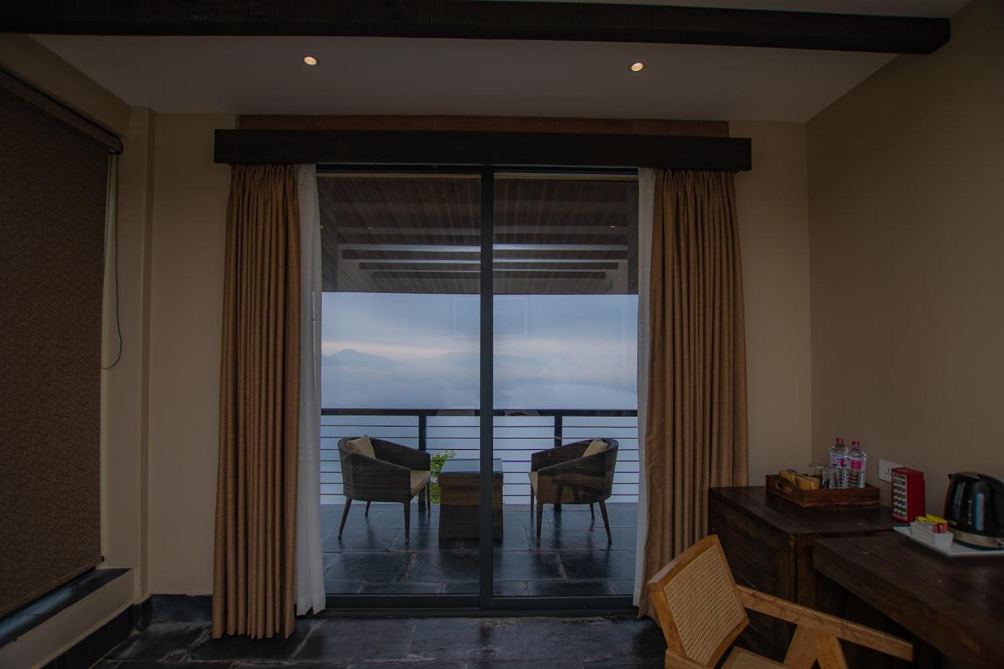 รานีบัน รีทรีต Hotel โพคารา ภายนอก รูปภาพ