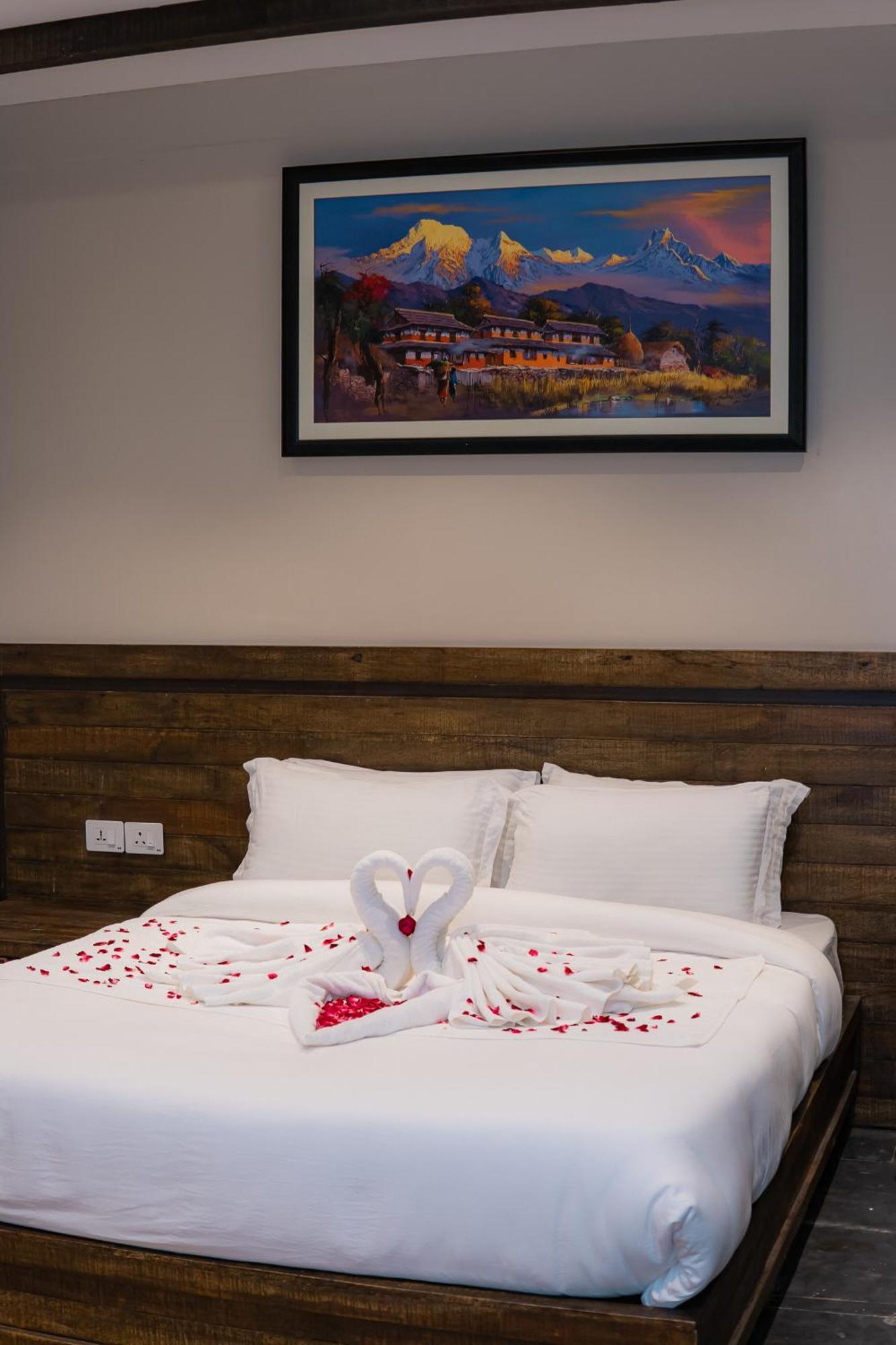รานีบัน รีทรีต Hotel โพคารา ภายนอก รูปภาพ